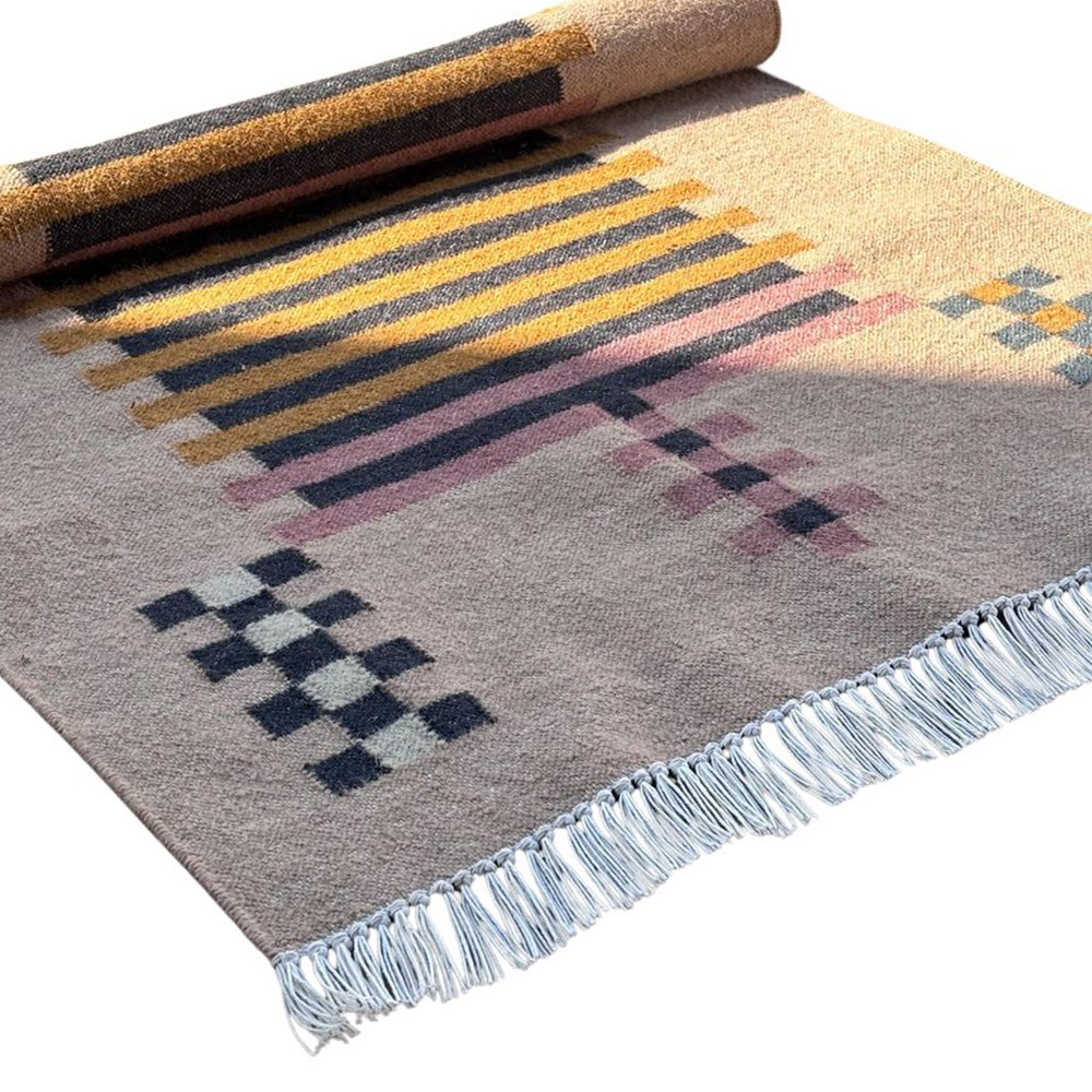 Handcrafted Multicolor Wool Vintage Dhurrie For Home